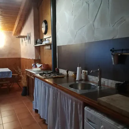 Vivienda Adosada , Con Merendero En Carcedo *